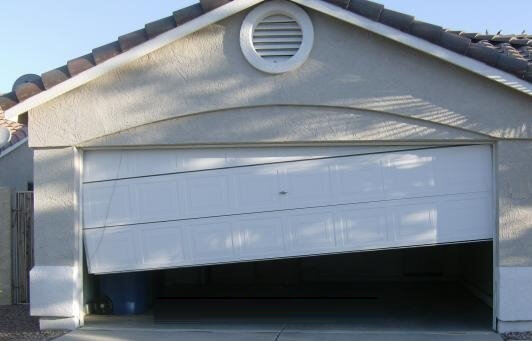 Read more about the article <strong>When Emergency Garage Door Services Become a Matter of Safety and Continuity</strong>