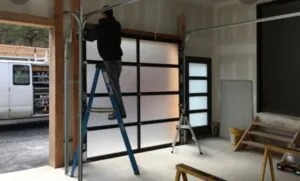 Read more about the article <strong>Common Garage Door Problems Homeowners Face in Torrance and When to Consider a New Installation</strong>